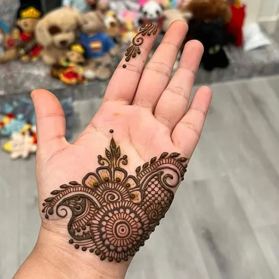 Circle Mehndi Design Ideas