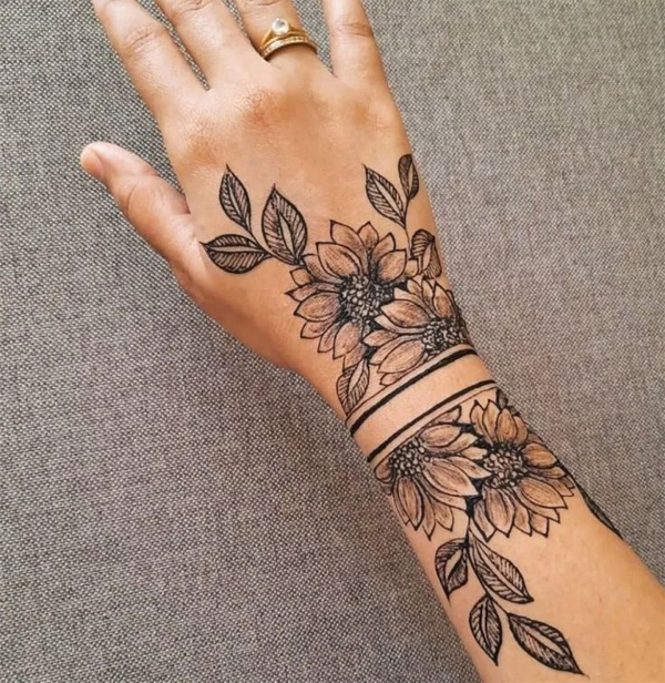 Henna Wrist Tattoo Designs